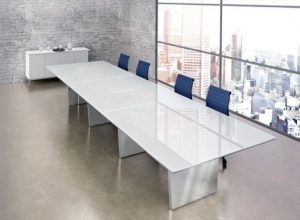 kaca putih atau hitam