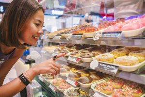 Etalase Kaca Makanan