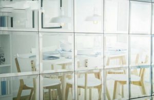 kaca cermin bevel adalah