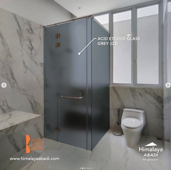 Kaca Kamar Mandi Blur