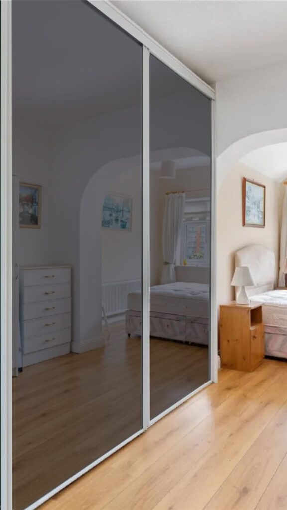 Kaca Tidak Terlihat dari Luar